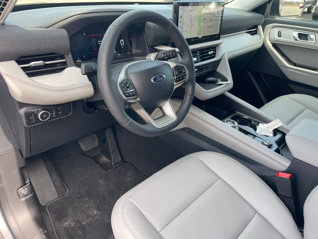 New 2026 Carbonized Gray Metallic Ford Active w/200A Pkg image 6