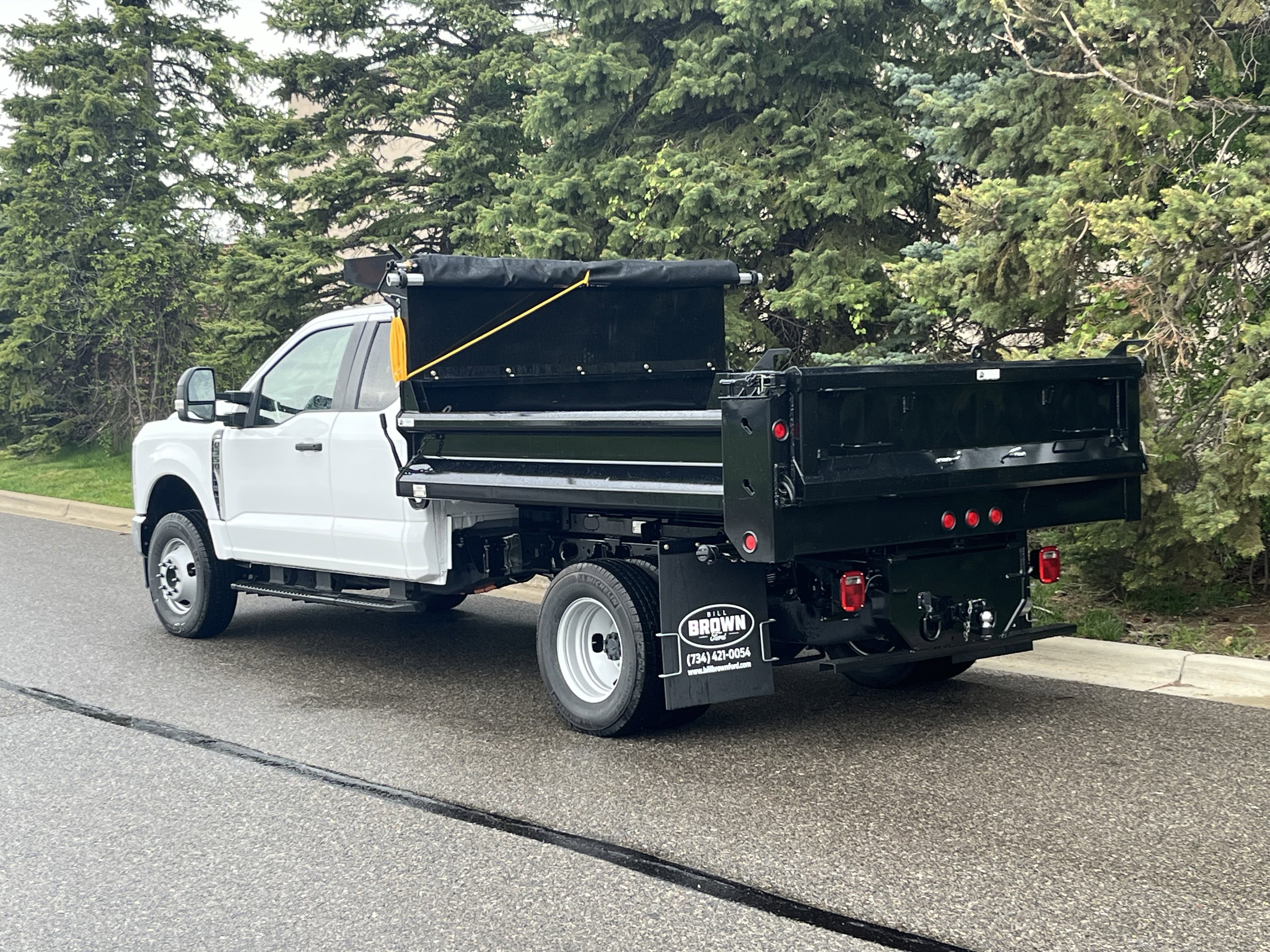 New 2025 Oxford White Ford XL image 5
