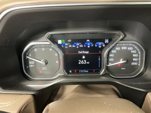 Used 2021 White Frost Tricoat GMC Denali image 10