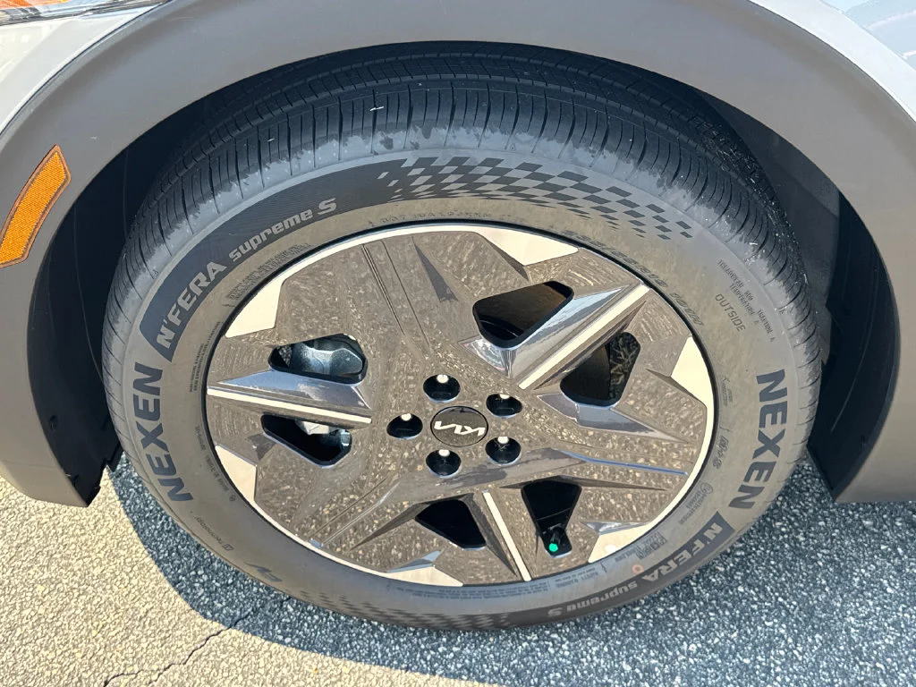 New 2026 Wolf Gray Kia LIGHT image 11
