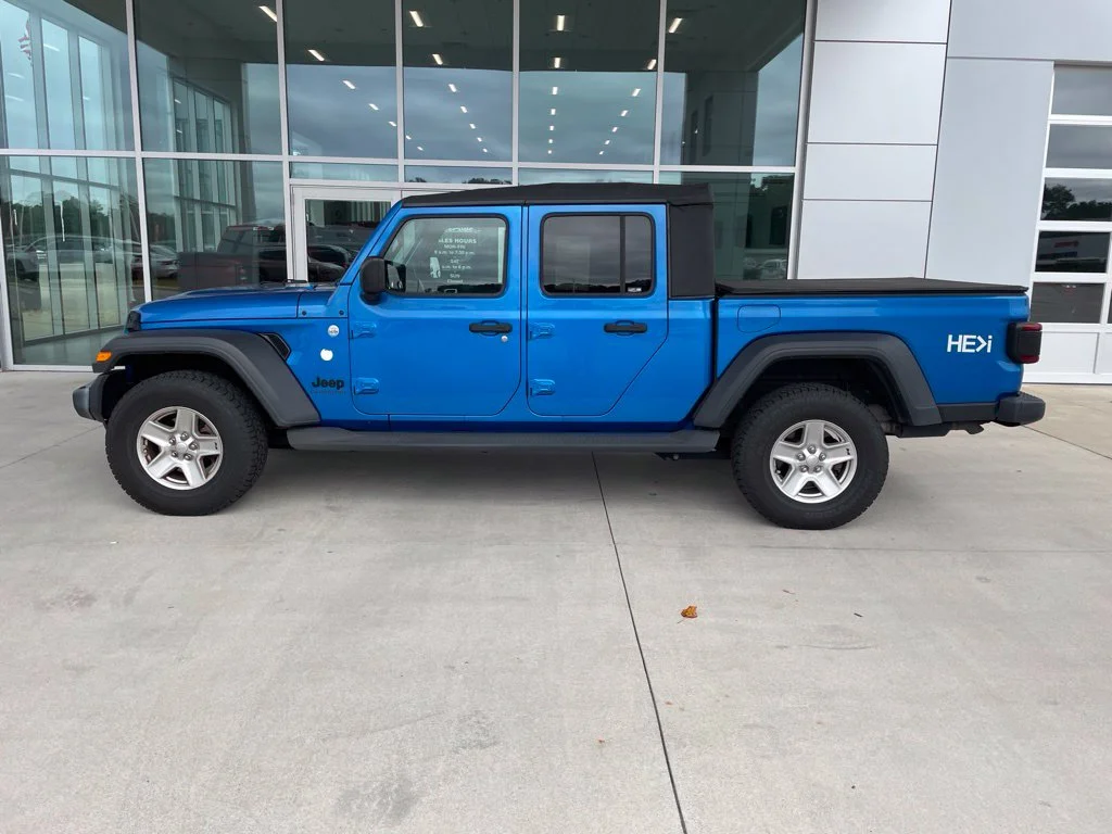 Used 2020 Blue Jeep Sport image 2