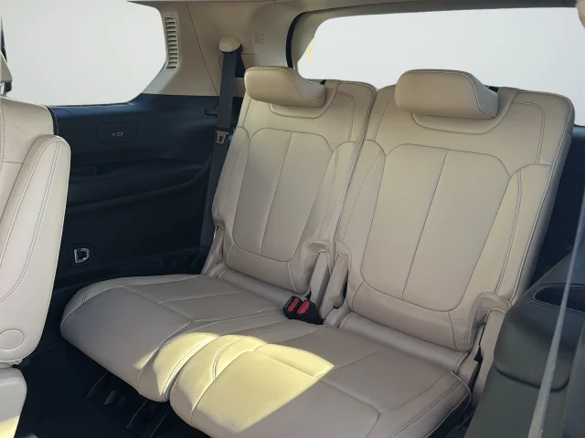 Used 2022 Red Jeep Limited image 29