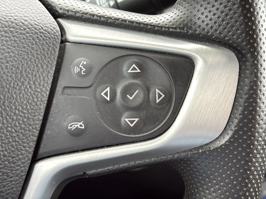 Used 2023 Silver GMC SLE image 18