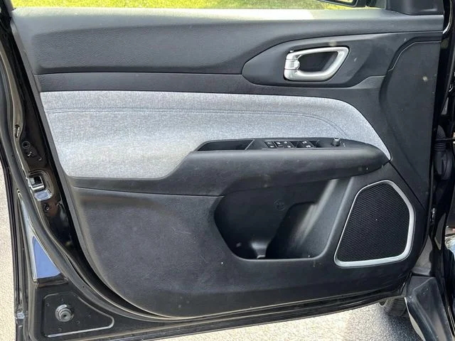 Used 2025 Black Jeep Latitude image 23