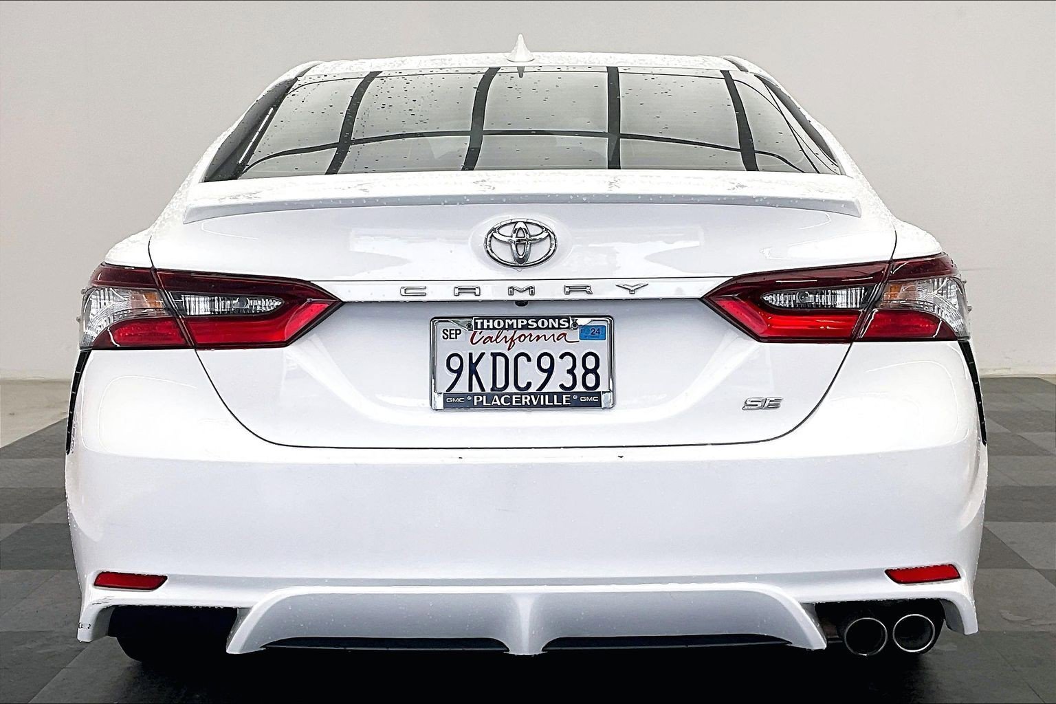 2021 Toyota Camry SE photo 2