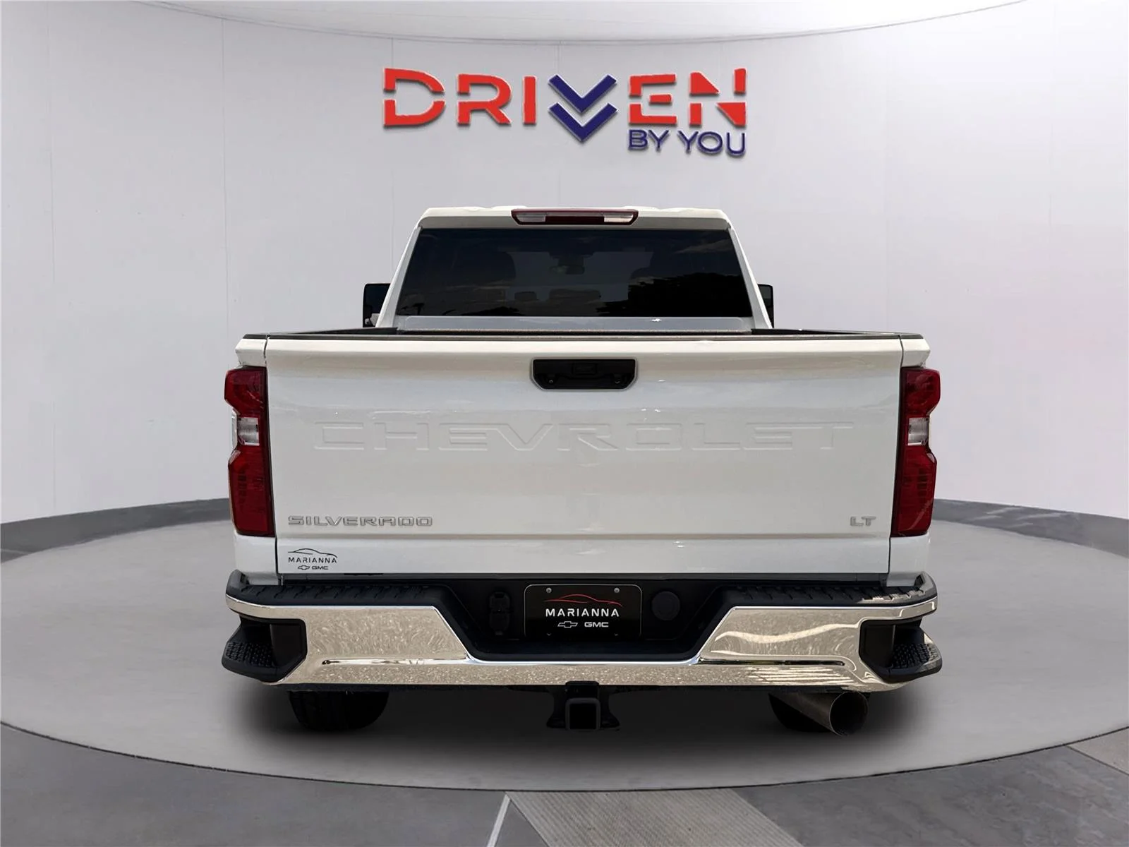 Used 2025 Summit White Chevrolet LT image 5