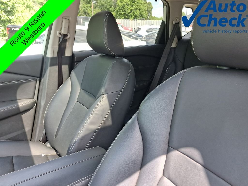 Used 2024 White Nissan SL image 12