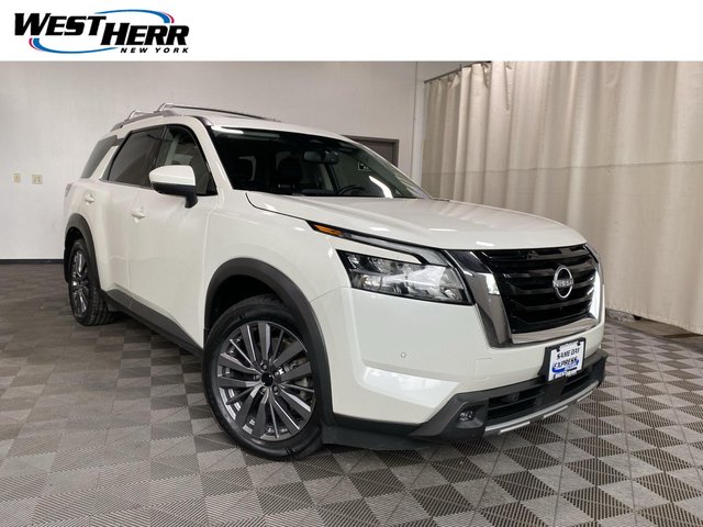 2022 Nissan Pathfinder SL