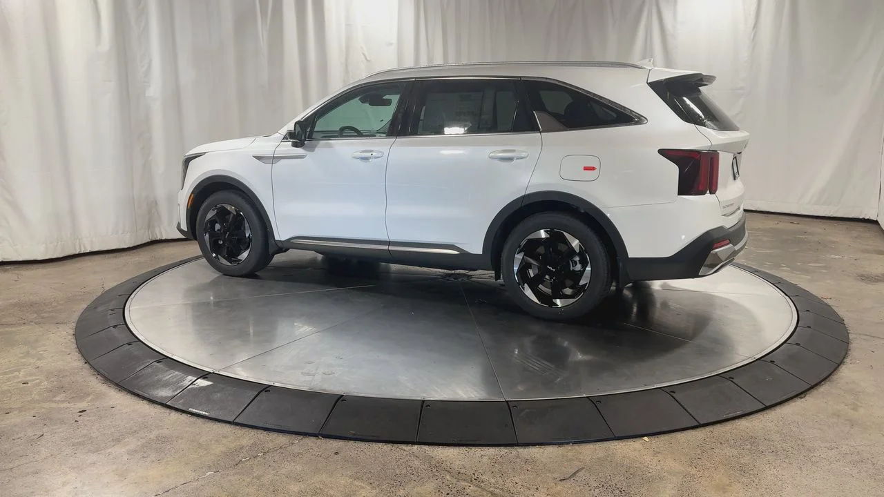 New 2026 Snow White Pearl Kia EX image 6