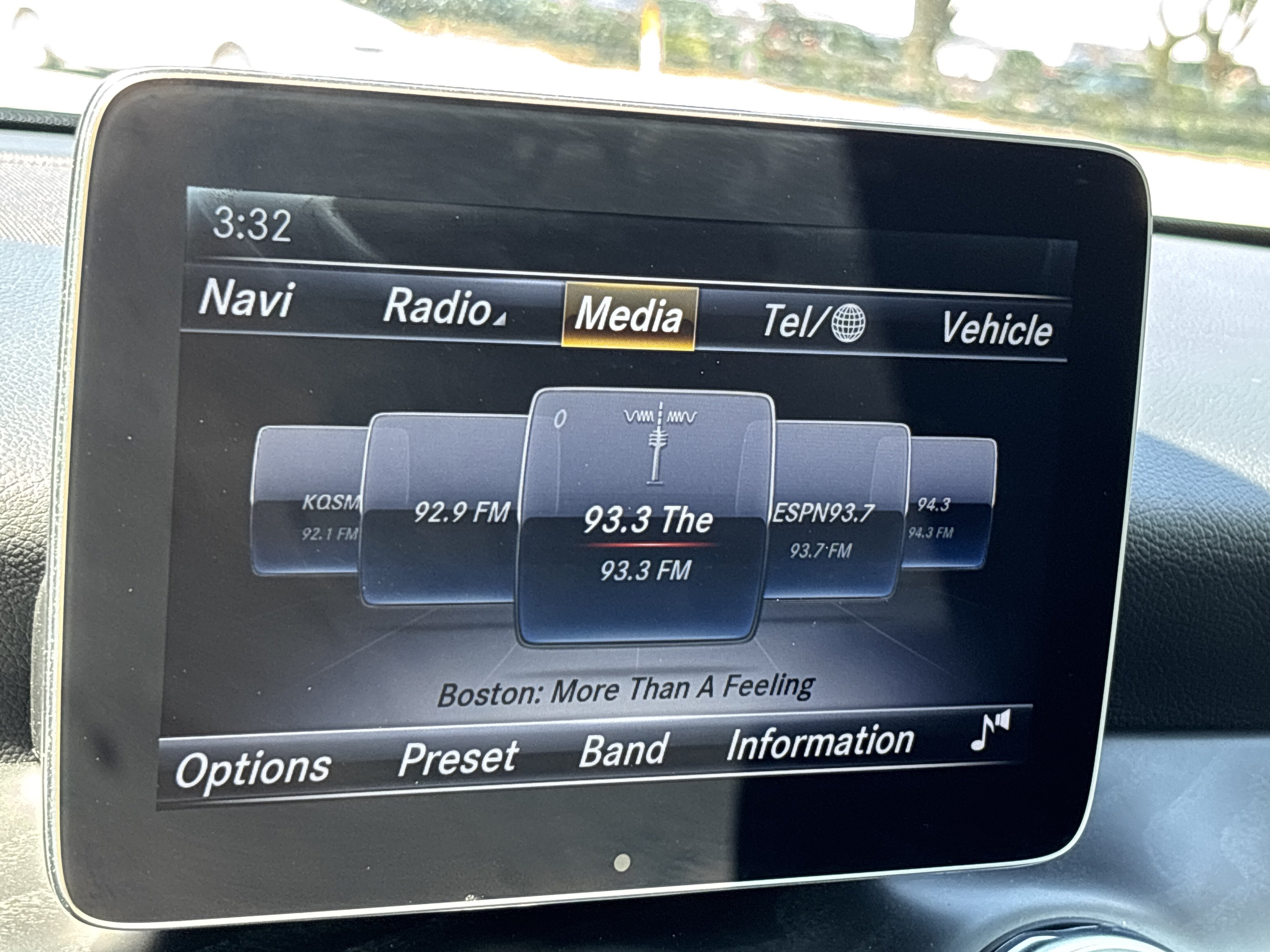Used 2019 Cosmos Black Metallic Mercedes-Benz GLA 250 4Matic image 31