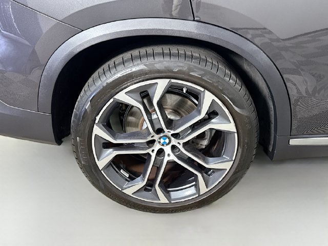 Used 2023 Dark Graphite Metallic BMW sDrive40i image 29