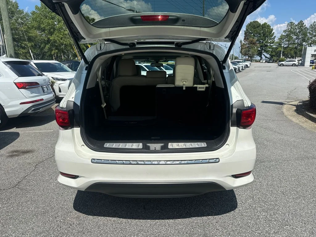 Used 2016 White INFINITI Base image 15