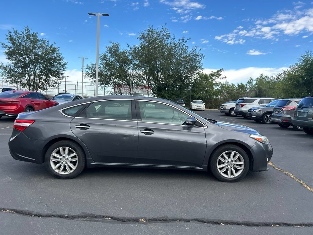 Used 2013 Magnetic Gray Metallic Toyota XLE image 5