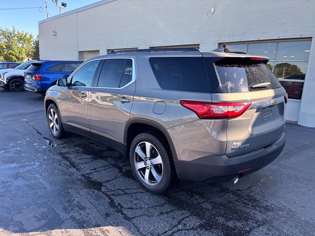 Used 2019 Pepperdust Metallic Chevrolet 3LT image 6