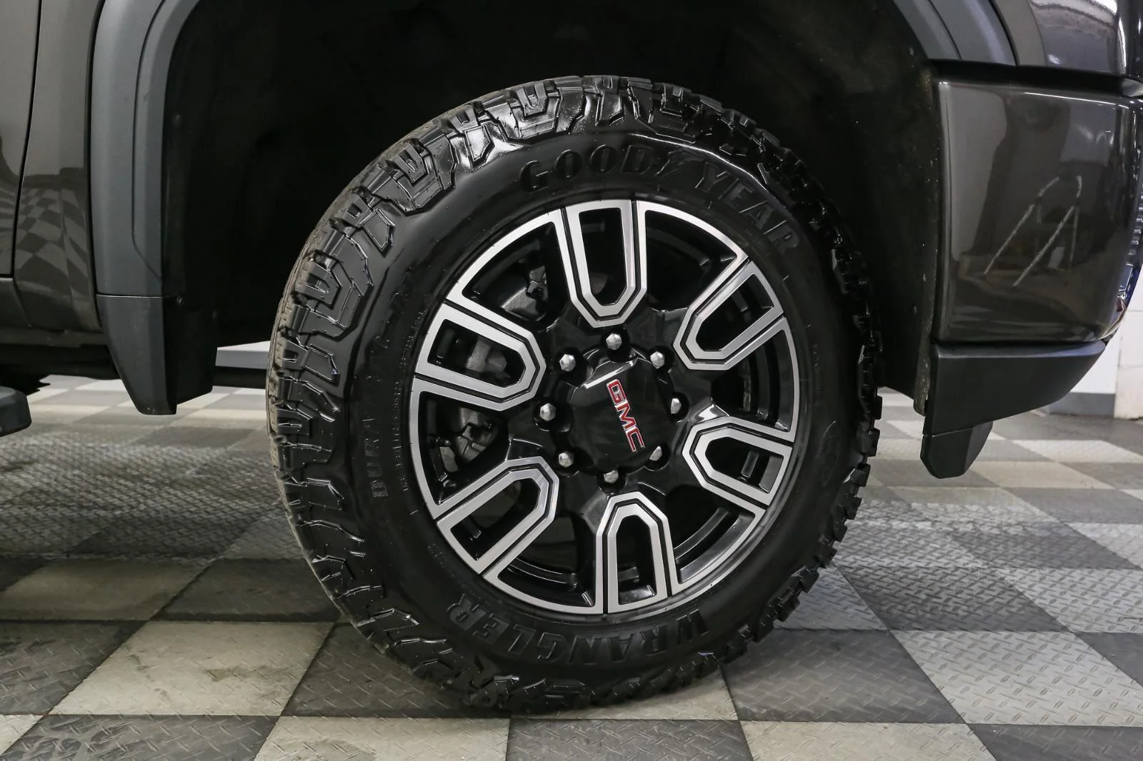 Used 2021 Brownstone Metallic GMC AT4 image 18