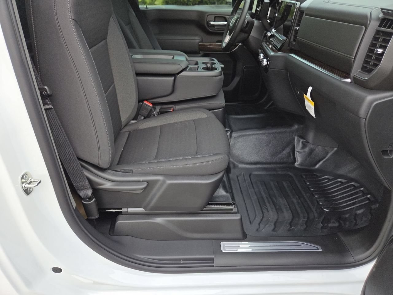 New 2026 Summit White GMC SLE image 21