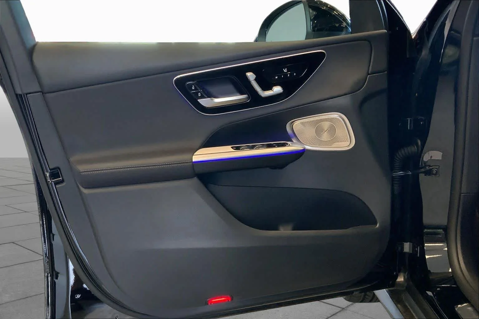 Certified Used 2025 Black Mercedes-Benz GLC 300 image 21