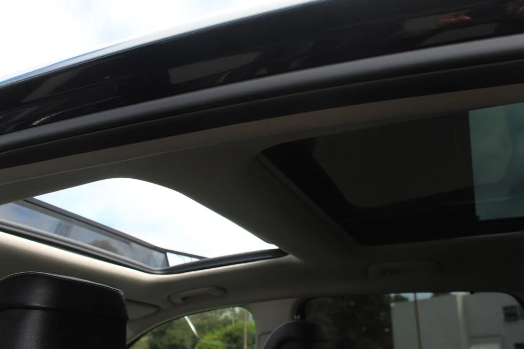 Used 2022 Black Genesis 2.5T image 17