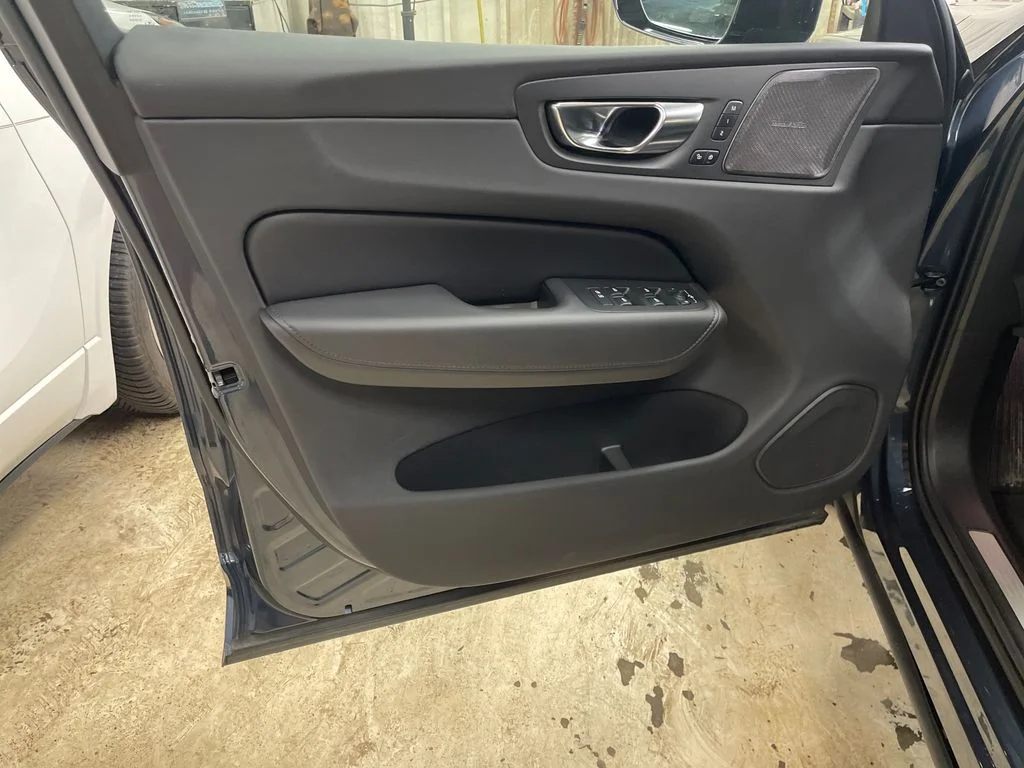 Certified Used 2025 Blue Volvo T8 Plus image 15