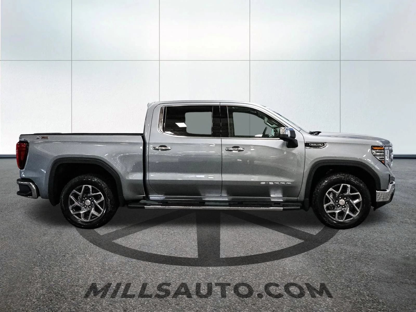 2026 GMC Sierra 1500 SLT - Photo 9