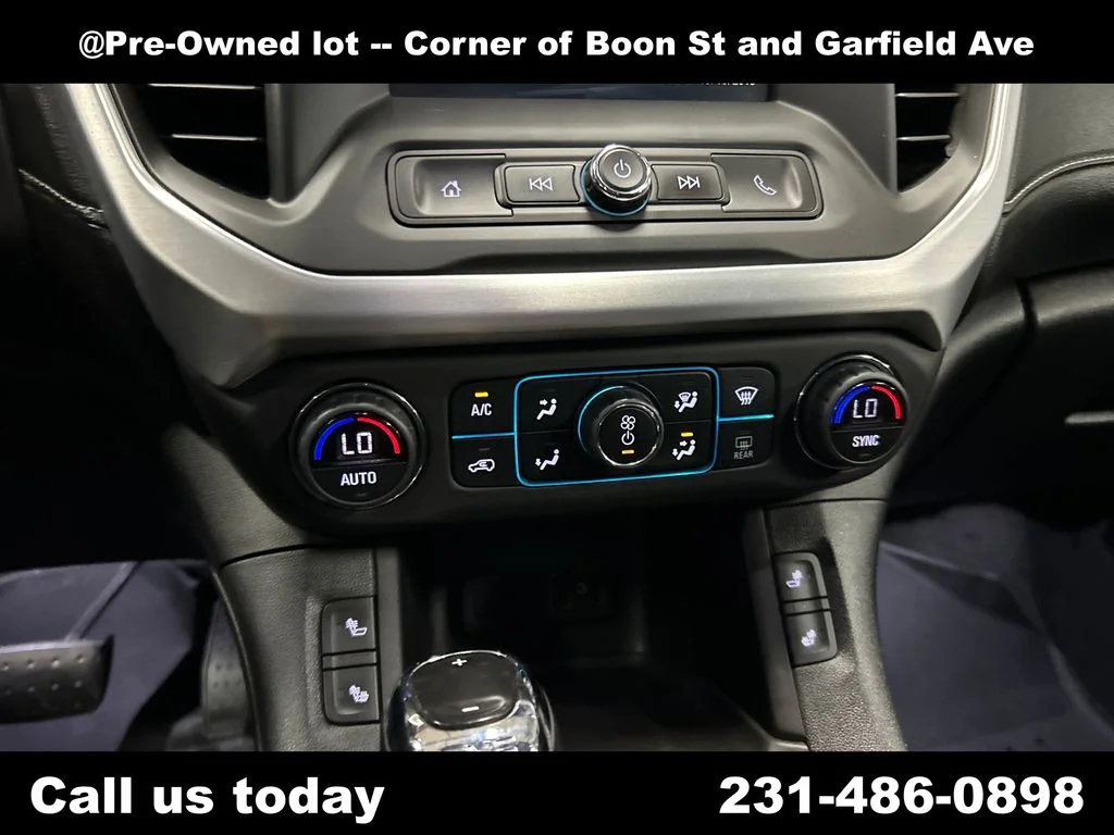 Used 2019 White GMC SLE-2 image 21