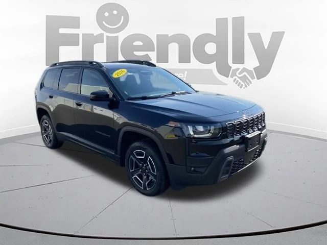 New 2026 Diamond Black Crystal Pearl-Coat Exterior Paint Jeep Laredo image 25