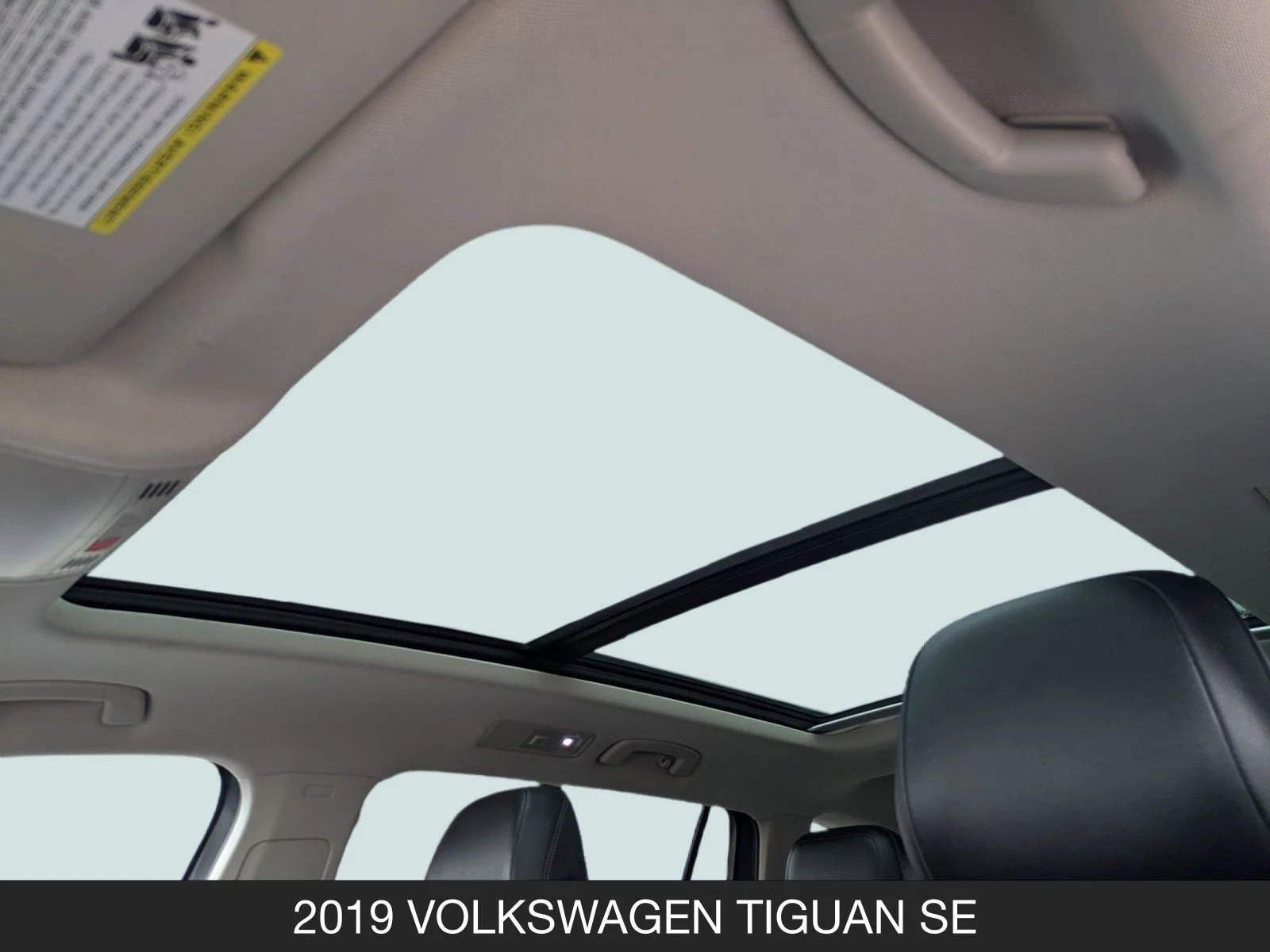 Used 2019 Platinum Gray Metallic Volkswagen SE image 16