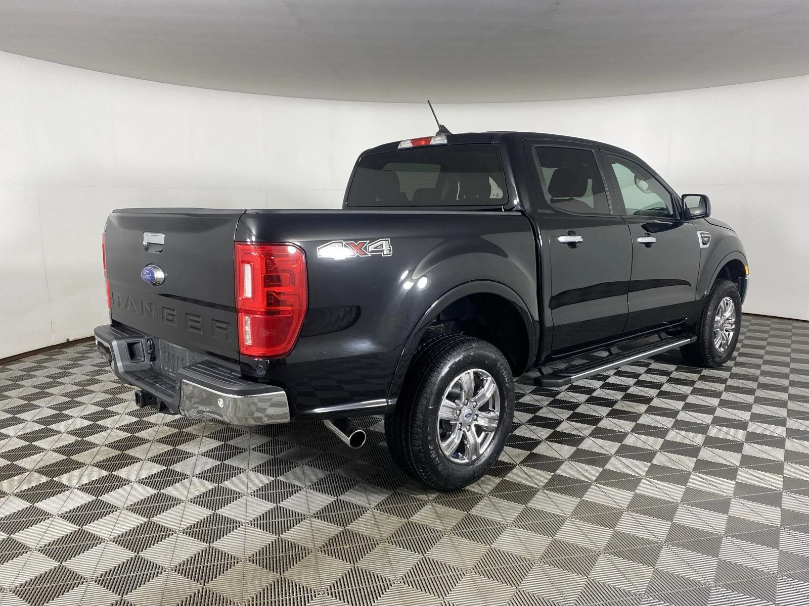 Used 2023 Shadow Black Ford XLT image 17