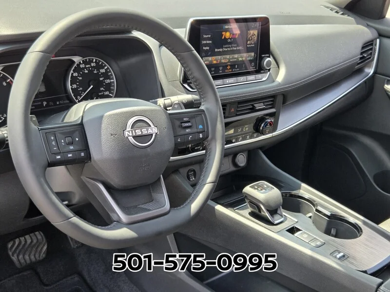 Used 2026 BLACK NISSAN 2026.5 FWD SV image 9