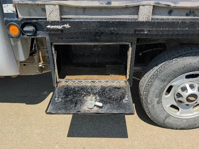 Used 2014 White Chevrolet Work Truck image 11