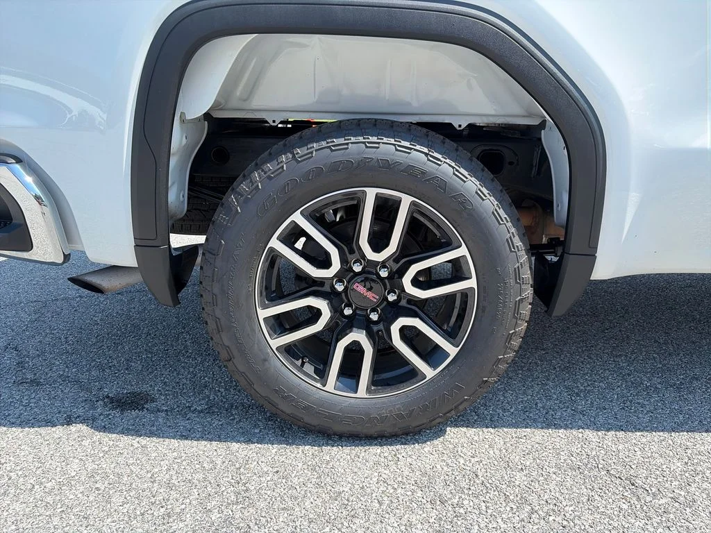 Used 2021 Summit White GMC Base image 41