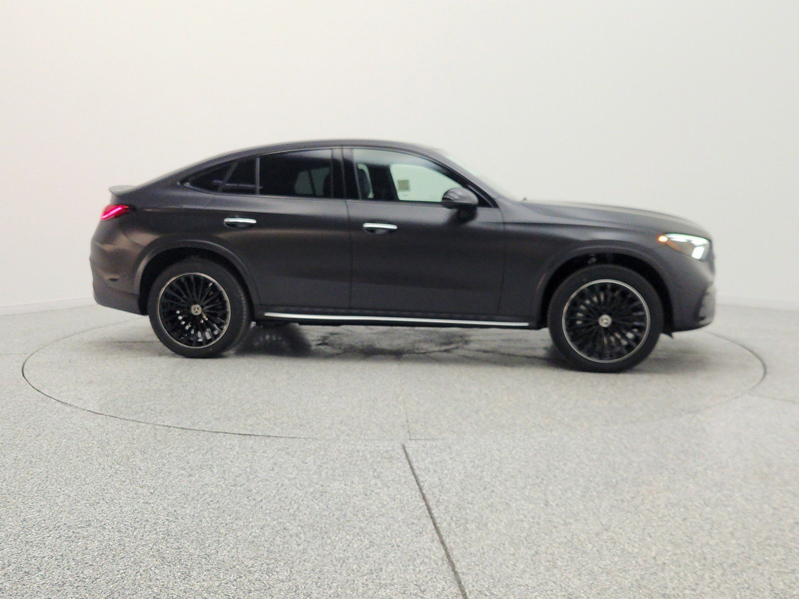 New 2026 MANUFAKTUR exclusive graphite grey magno Mercedes-Benz GLC 300 4MATIC® Coupe image 25