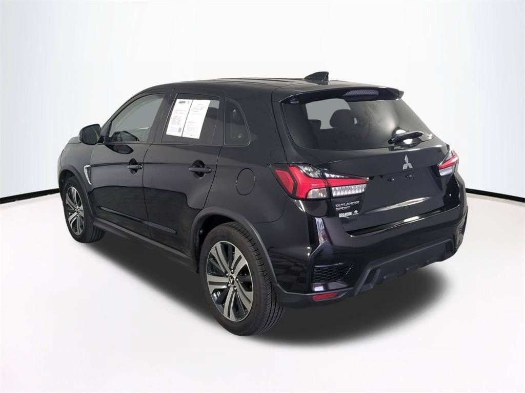 Used 2024  Mitsubishi 2.0 ES image 7