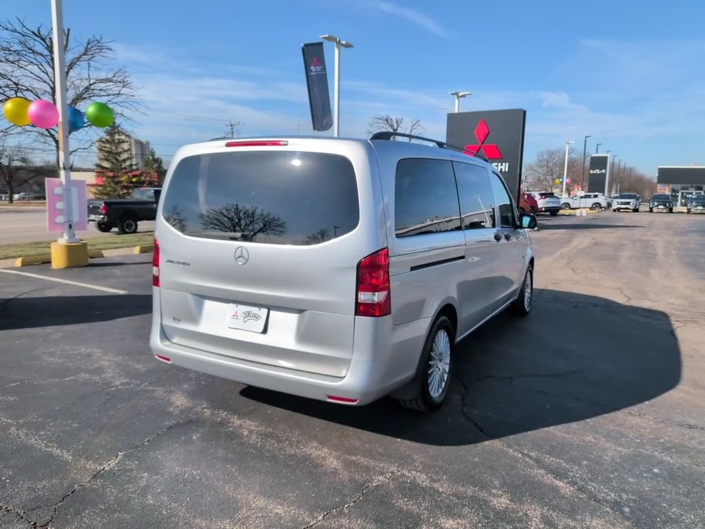 Used 2017  Mercedes-Benz Passenger image 6