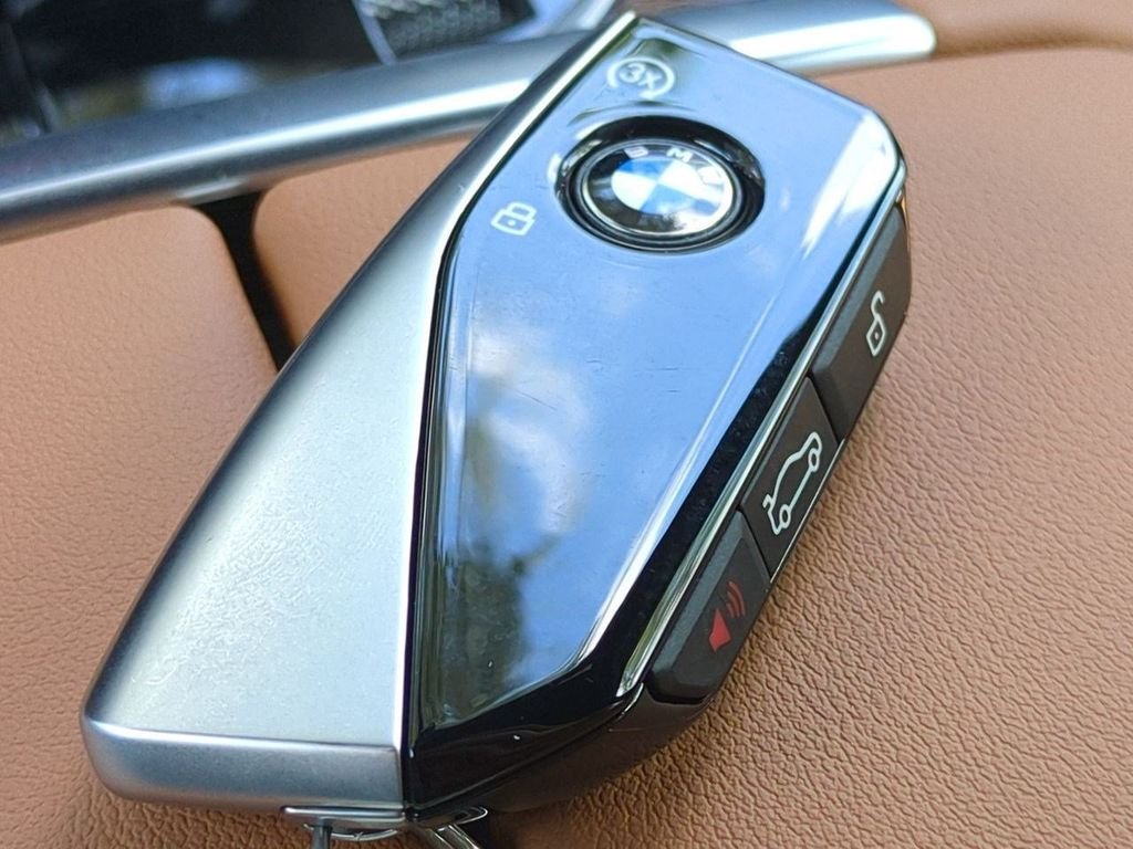 New 2027 Gray Metallic BMW xDrive40i image 29