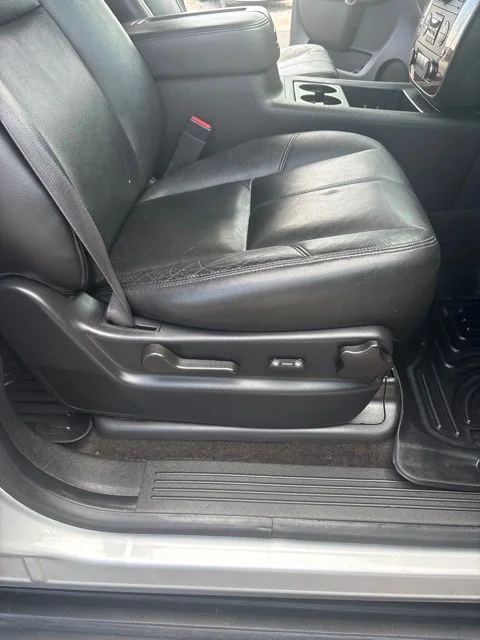 Used 2014 Silver Chevrolet LT image 26