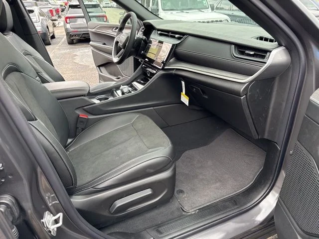 Used 2026 Gray Jeep Altitude image 25