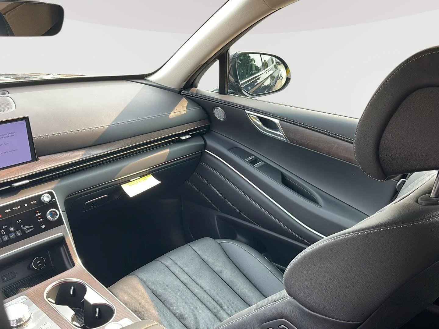 New 2026 Capri Blue Genesis 2.5T Select image 13
