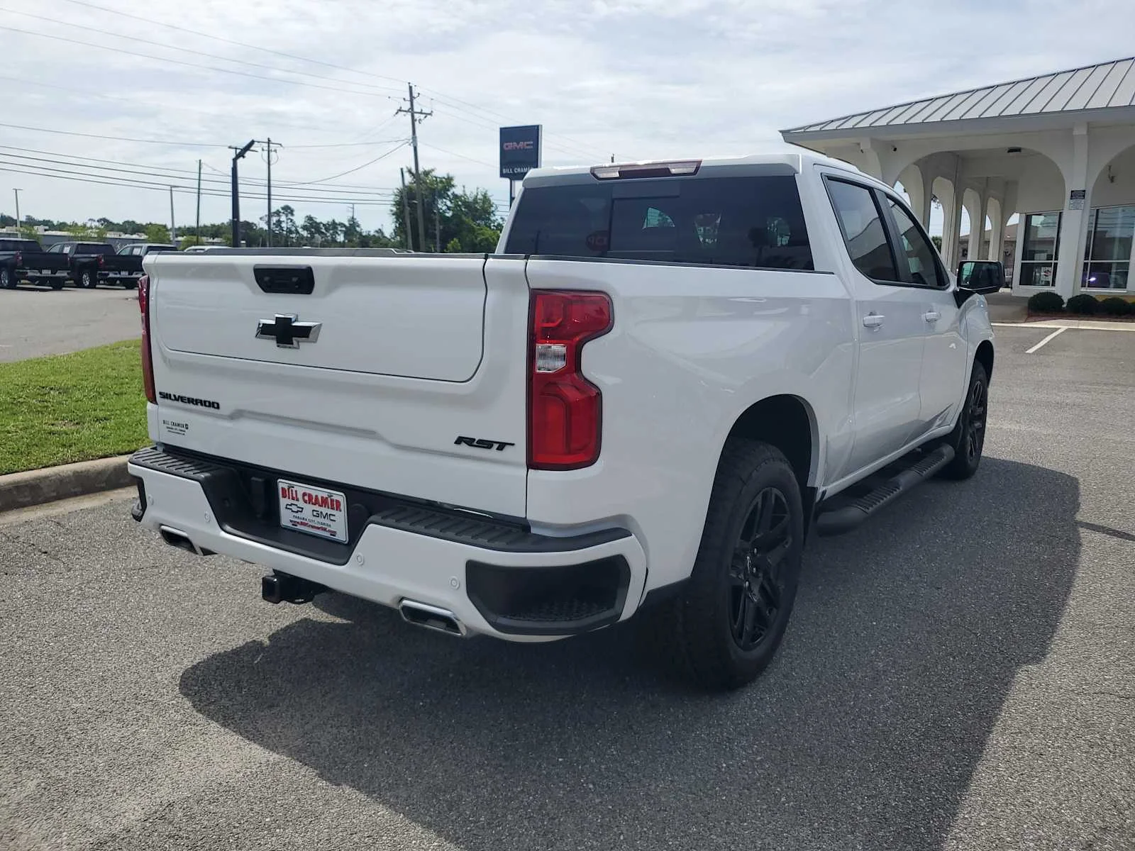Used 2024 Summit White Chevrolet RST image 6