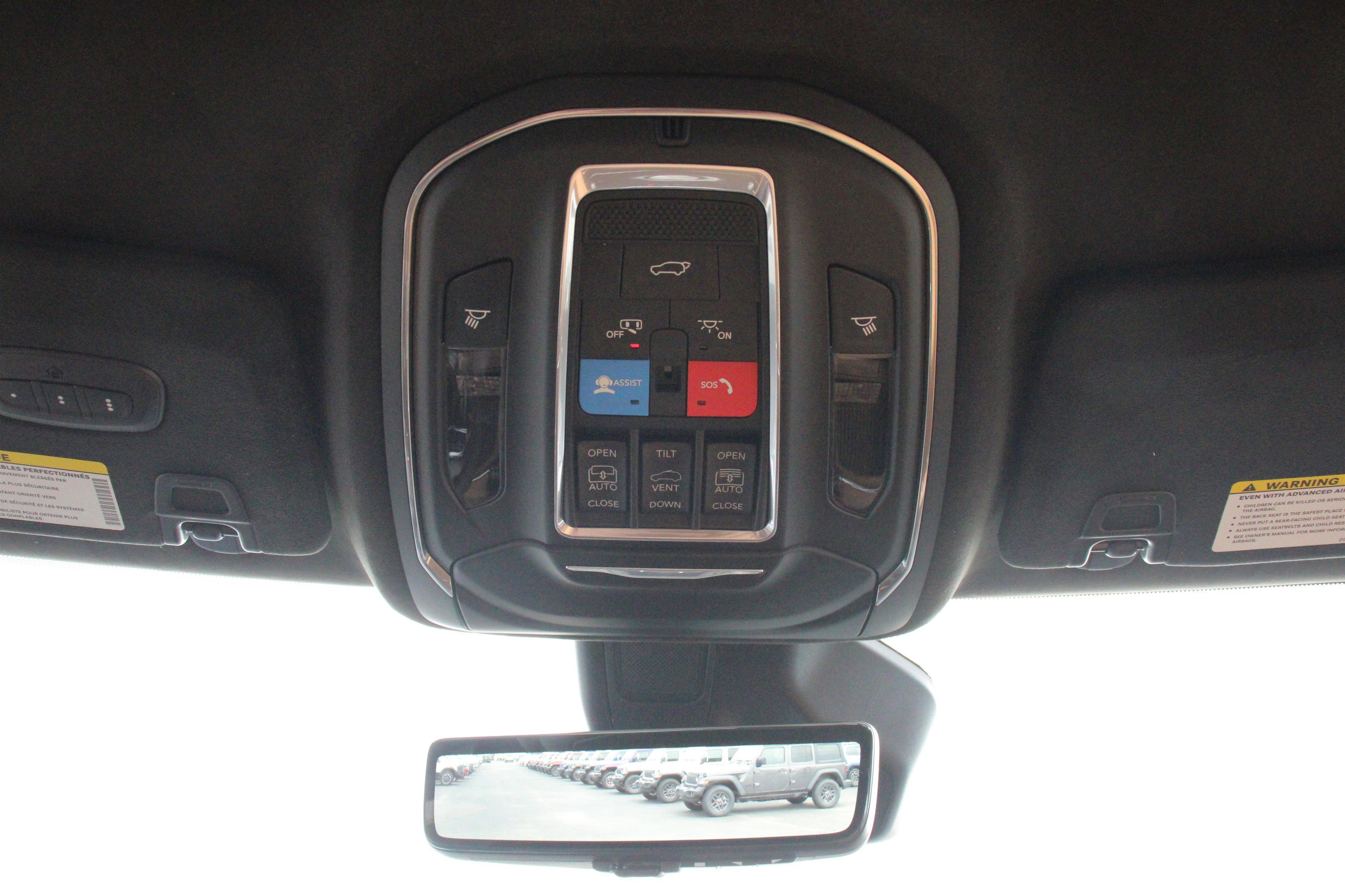 New 2026 Bright White Clear-Coat Exterior Paint Jeep Summit image 24