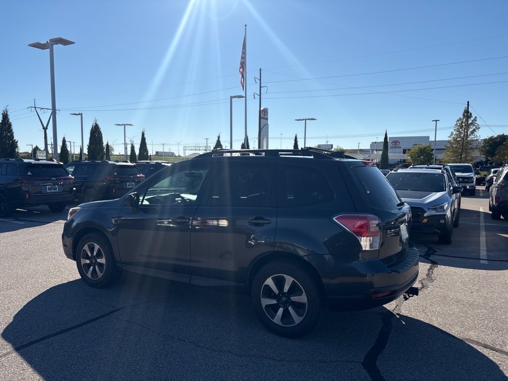 Used 2017 Gray Subaru 2.5i image 5