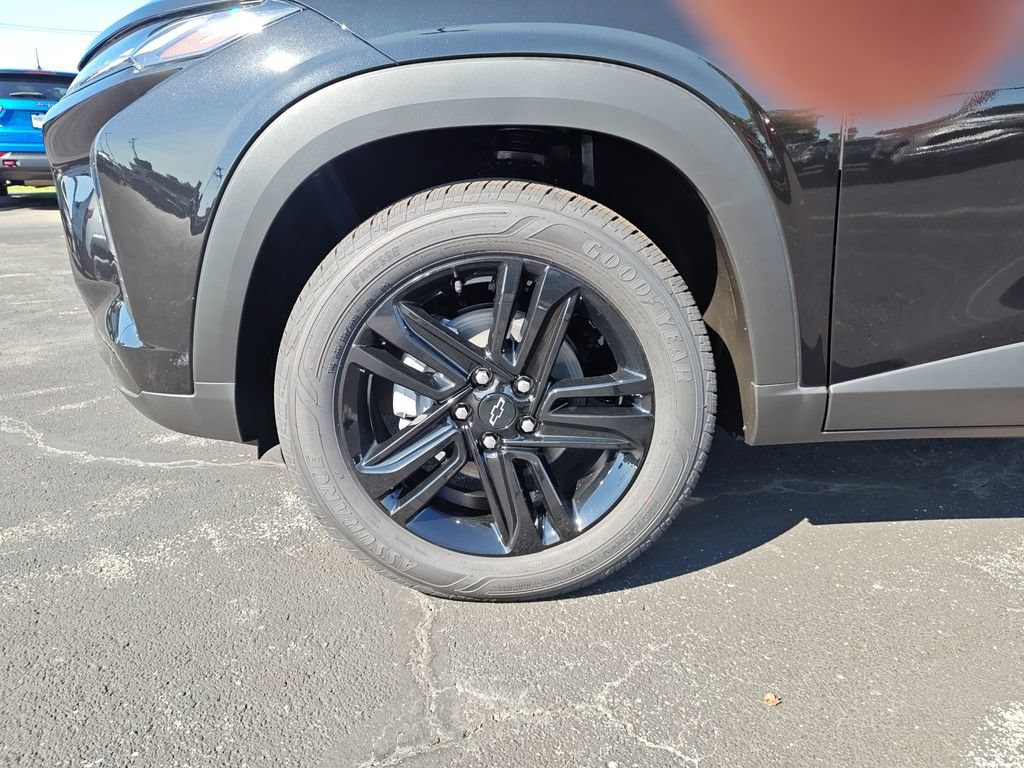 New 2026 Mosaic Black Metallic Chevrolet ACTIV image 10