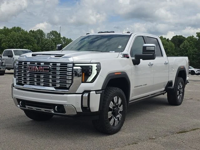2024 GMC Sierra 4WD Crew Cab Standard Box Denali's photo