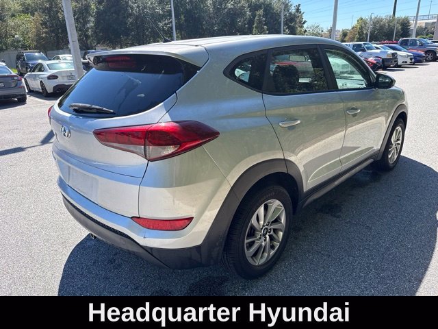 Used 2018 Silver Hyundai SE image 5
