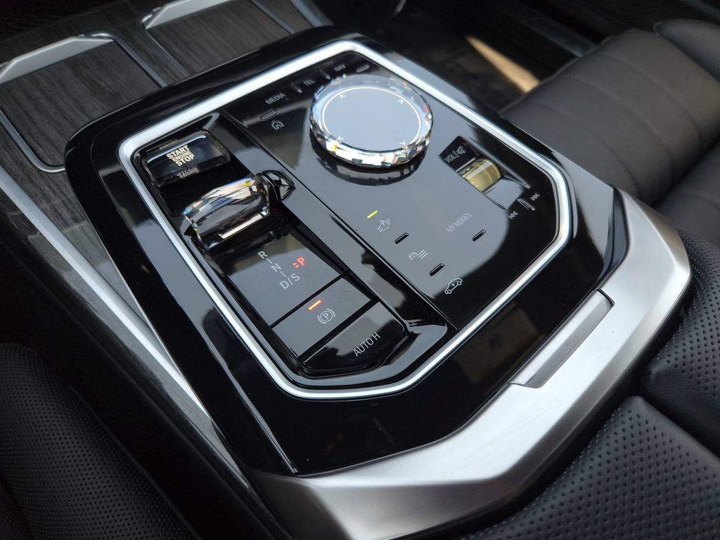 Used 2024 Black Sapphire Metallic BMW 760i xDrive image 12
