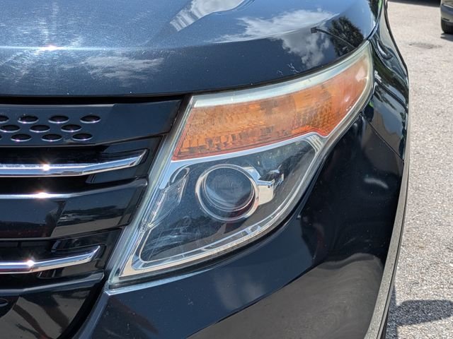 Used 2015  Ford Limited image 10