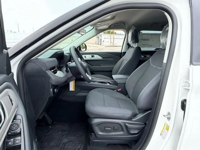 New 2026 Star White Metallic Tri-Coat Ford Active 100A image 7