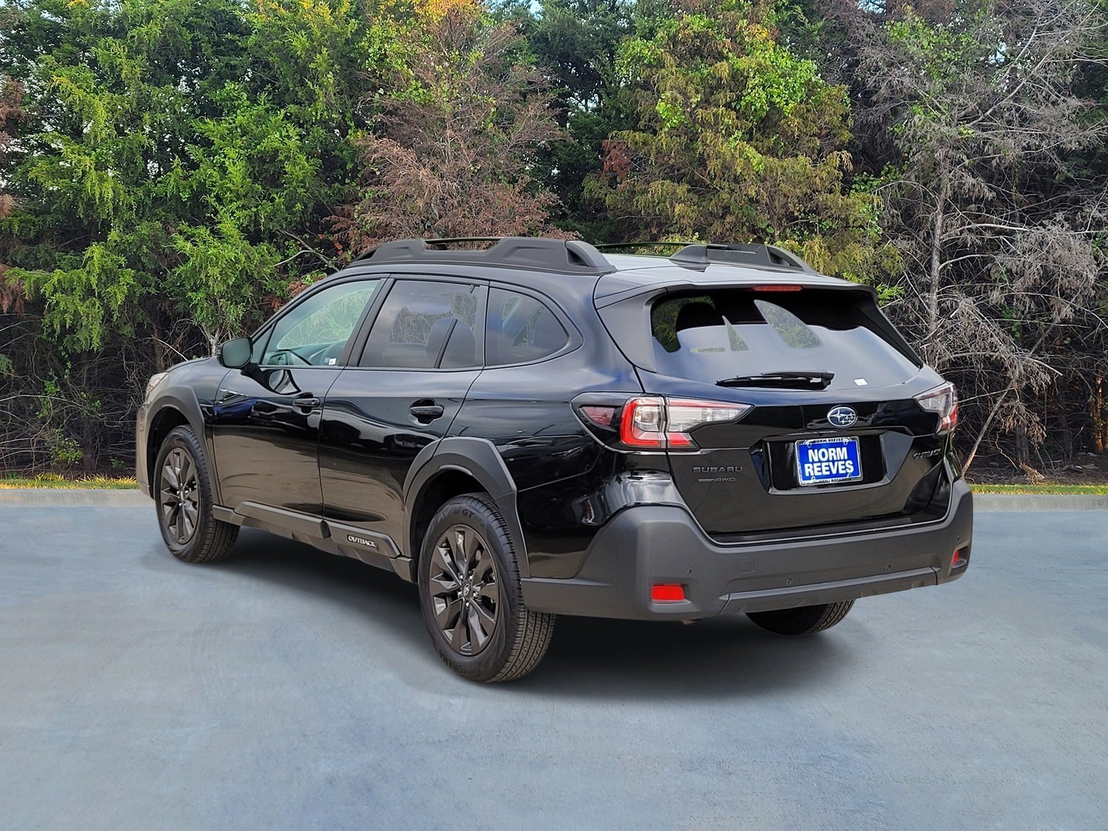 Certified Used 2025 Crystal Black Silica Subaru Onyx Edition image 21