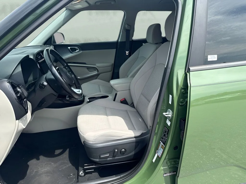 Used 2020 Green Kia EX image 9