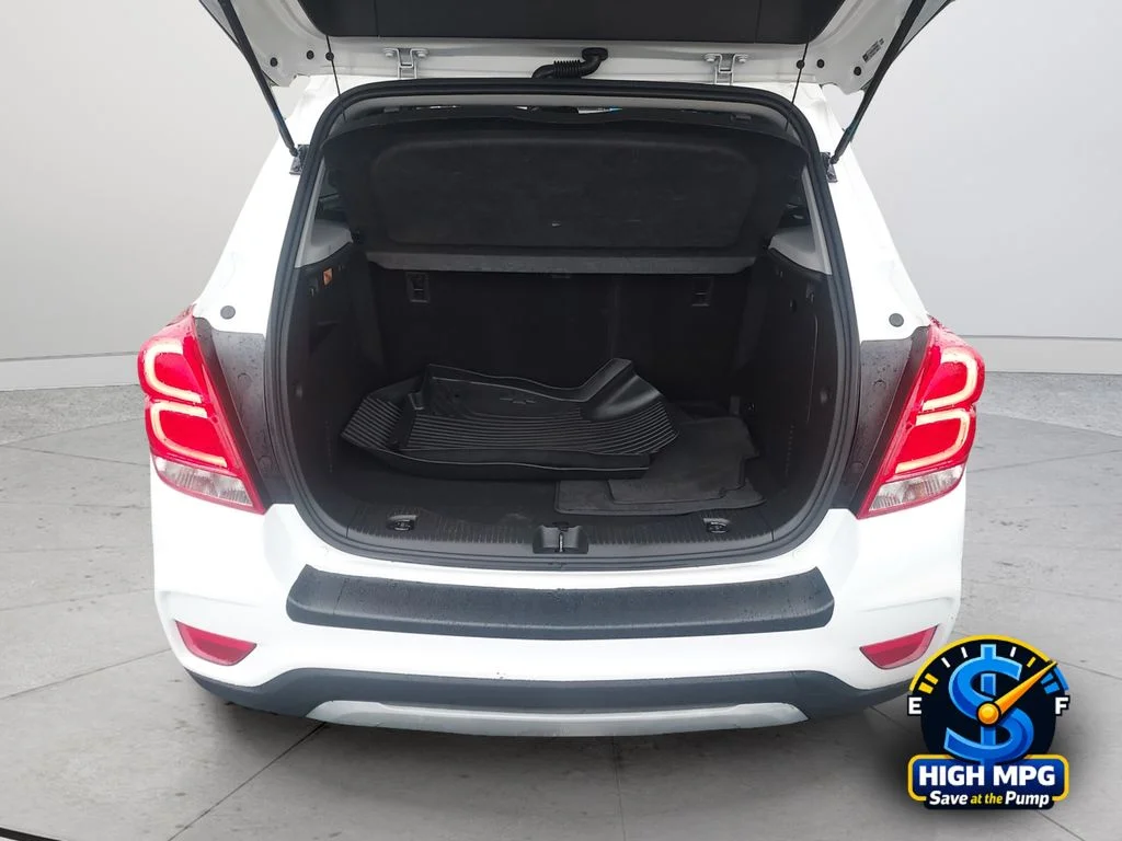 Used 2020 White Chevrolet LT image 30